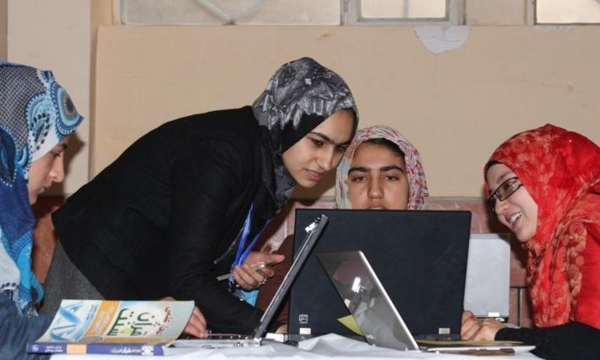 阿富汗首間「女子程式」學校：沒看過鍵盤的她們，現在用程式改寫中東未來